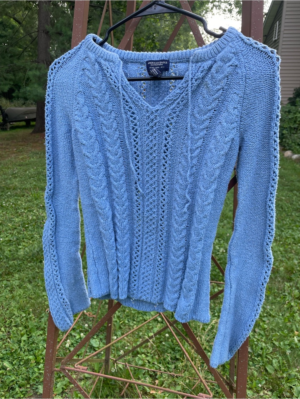Vintage Y2K American Eagle Outfitters Blue Cable-Knit V-Neck Sweater